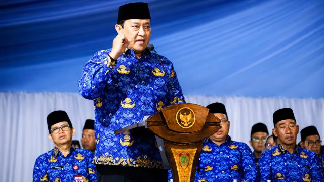 Puruk Cahu - Wakil Gubernur Kalimantan Tengah (Kalteng), Edy Pratowo, resmi membuka Musabaqah Tilawatil Qur'an (MTQ) VIII Korps Pegawai Republik Indonesia (Korpri) tingkat Provinsi Kalteng yang diselenggarakan di Alun-alun Jorih Jerah Kota Puruk Cahu Kabupaten Murung Raya, Rabu (24/6) malam