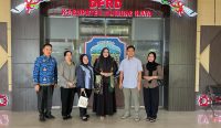 Puruk Cahu - Wakil ketua I DPRD Kabupaten Murung Raya Dina Maulidah, menerima kunjungan kerja tim dari Badan Pembentukan Peraturan Daerah (Bapemperda) DPRD Kabupaten Hulu Sungai Selatan (HSS), Kalimantan Selatan yang dilaksanakan di gedung DPRD di Puruk Cahu, Kamis (4/6).