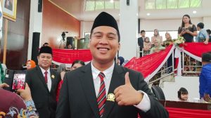 PURUK CAHU - Anggota DPRD Murung Raya dari Fraksi PDIP Fredrich Dominggus Yoga berikan apresiasi terhadap Pemerintah Kabupaten Murung Raya (Mura). Sebab Pemkab Mura berhasil realisasikan pendapatan daerah yang mencapai Rp2,777 triliun atau sebesar 104,69 persen dari target yang ditetapkan.