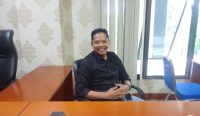 PURUK CAHU - Banyaknya mahasiswa dari Murung Raya yang kurang mampu, belum mendapatkan bantuan beasiswa dari pemerintah kabupaten pada tahun 2025. Hal ini menjadi sorotan dari Anggota DPRD Murung Raya Imanudin untuk dapat dievaluasi.