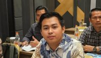PURUK CAHU – DPRD Kabupaten Murung Raya Ahmad Maulana harapkan program beasiswa yang tepat sasaran sebagai upaya menyiapkan sumber daya manusia (SDM) unggul dan berdaya saing di masa depan. Mendekati penerimaan mahasiswa baru, Maulana berharap para siswa di Murung Raya yang baru saja lulus SMA sederajat bisa melanjutkan pendidikannya ke Perguruan tinggi.