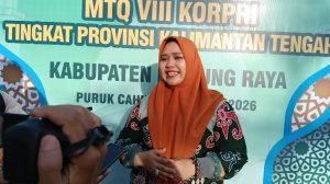 PURUK CAHU - Wakil Ketua I DPRD Kabupaten Murung Raya, Dina Maulidah, mengapresiasi tingginya partisipasi pelaku Usaha Mikro, Kecil, dan Menengah (UMKM) dalam Bazar UMKM MTQ Korpri VIII Tingkat Provinsi Kalimantan Tengah Tahun 2026 yang digelar di Kabupaten Murung Raya.