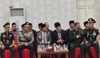 FOTO - Rumiadi saat menghadiri pengukuhan anggota Paskibra Murung Raya